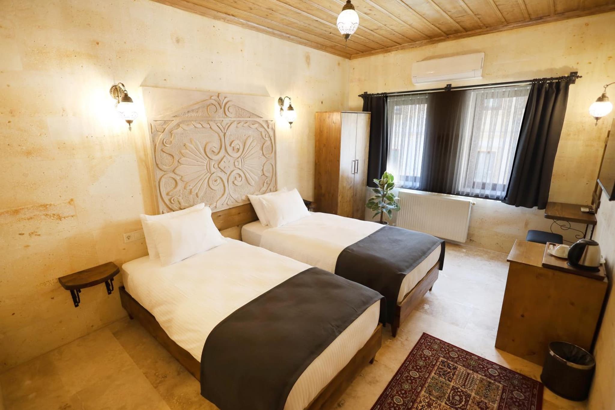 Rocca Stone House - Image 3