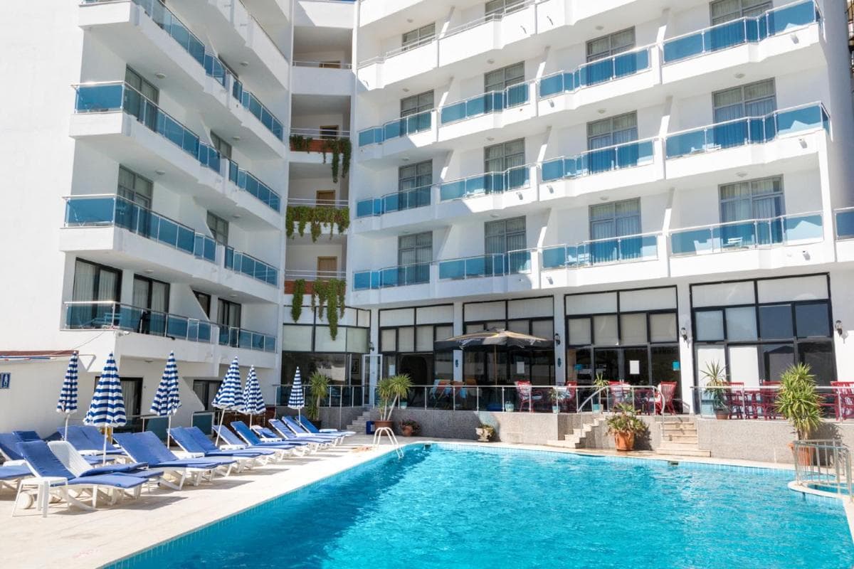 Ponz Hotel - Image 3