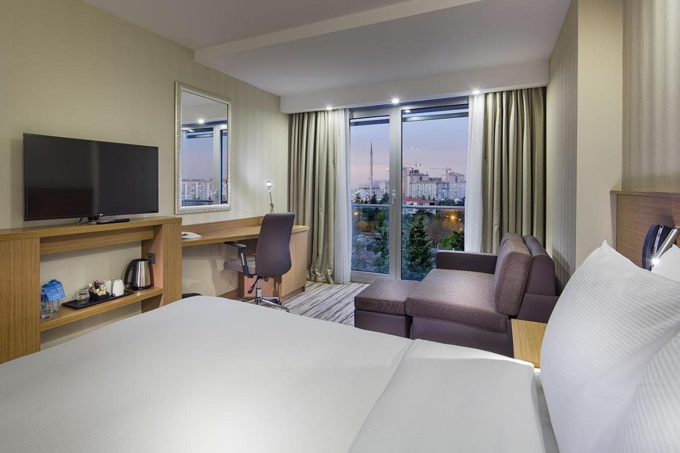 Hampton by Hilton İstanbul Ataköy - Image 3