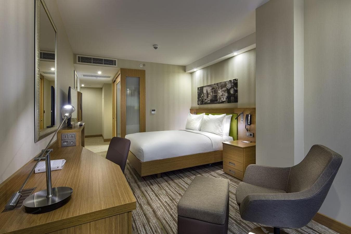 Hampton by Hilton İstanbul Ataköy - Image 4