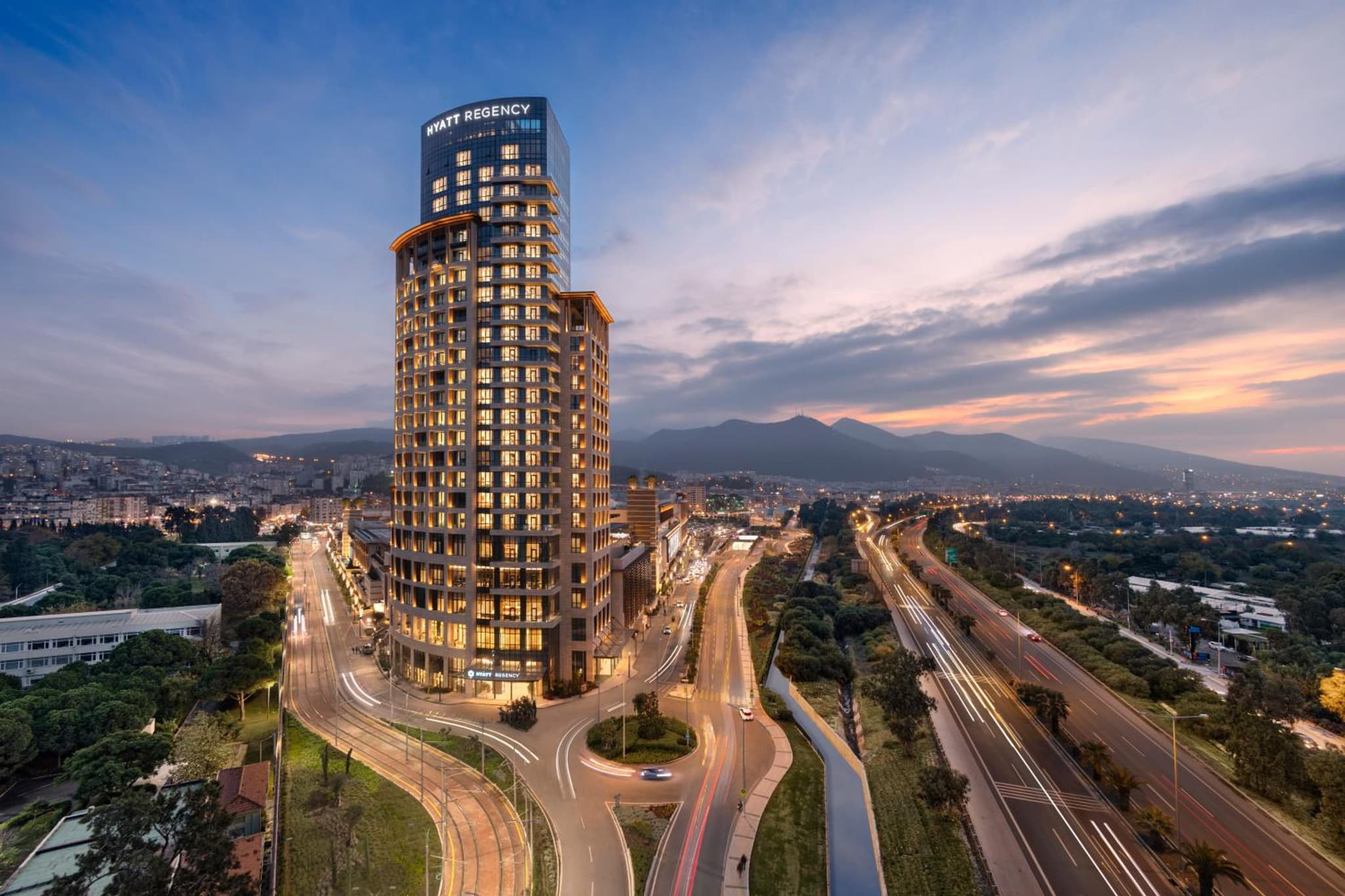 Hyatt Regency Izmir IstinyePark - Image 1