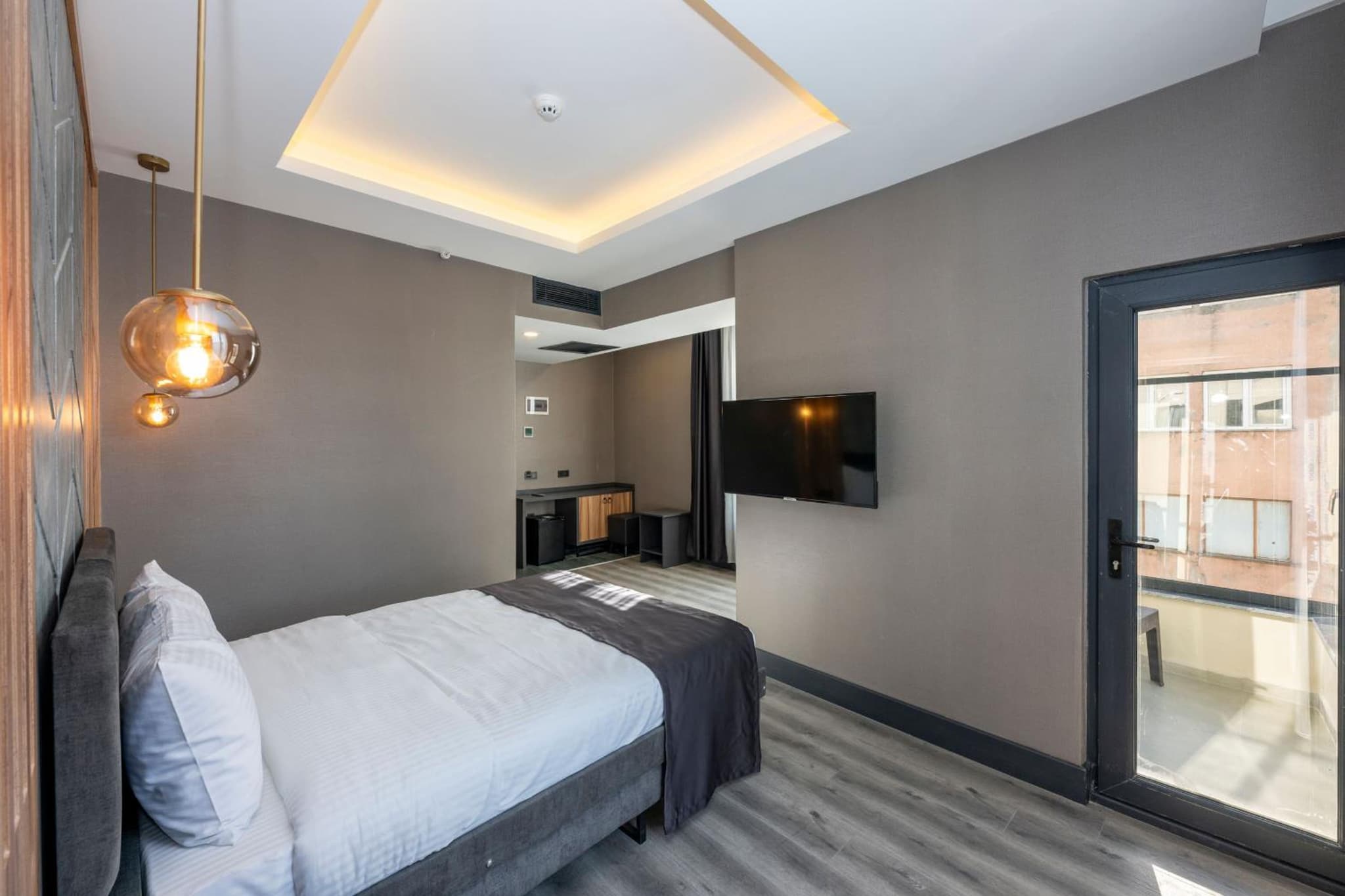 The Nirvanas Hotel - Image 3