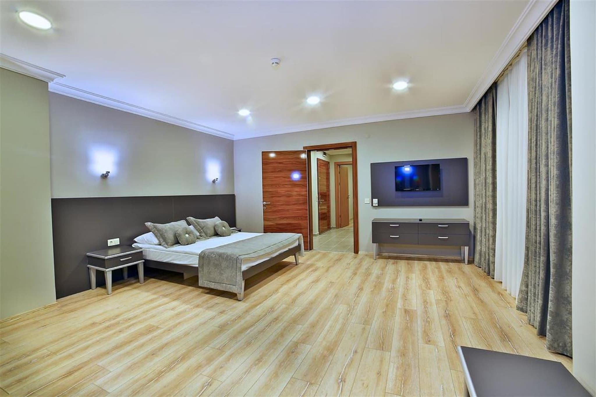 The Hera Premium Hotels - Image 2