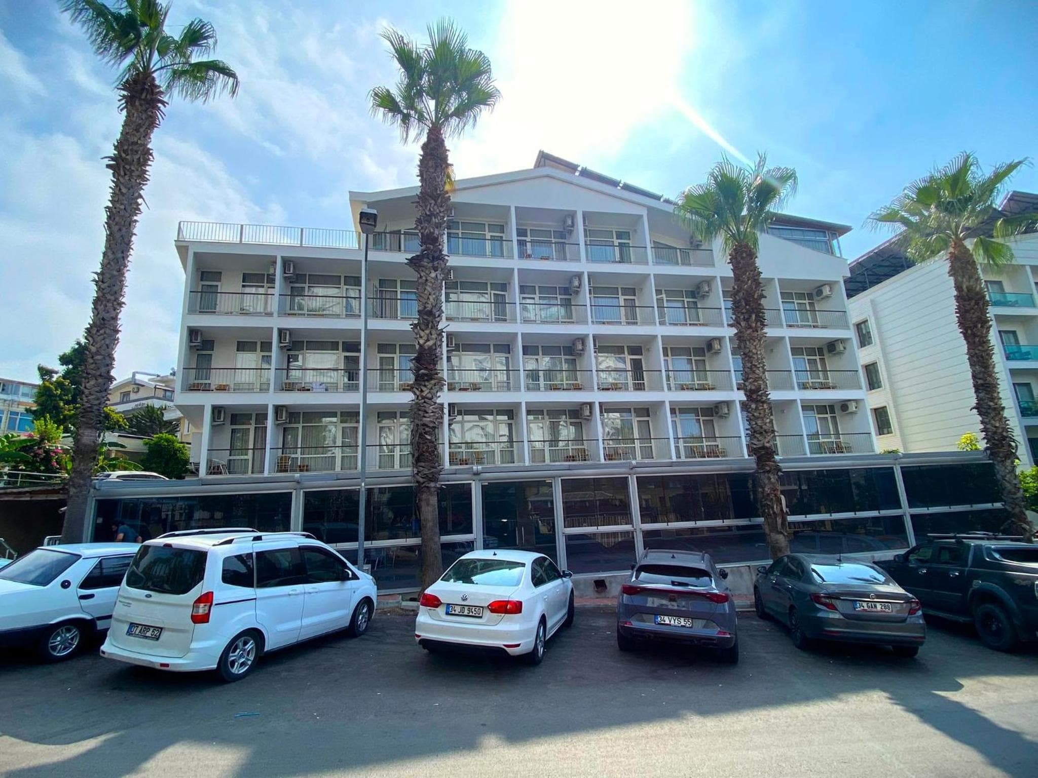 Prima Hotel - Image 1