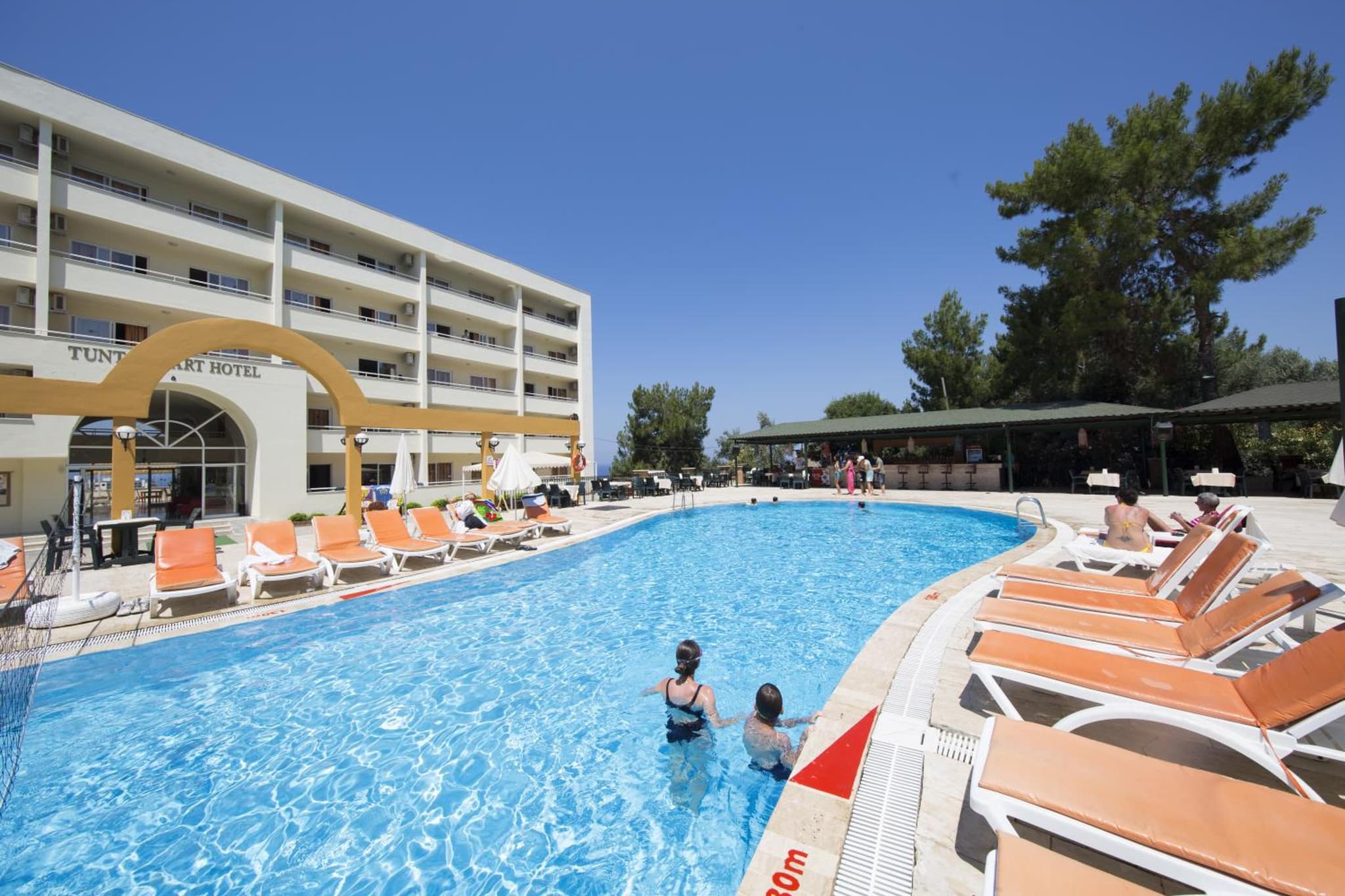 Tuntas Family Suites Kusadasi - Image 3