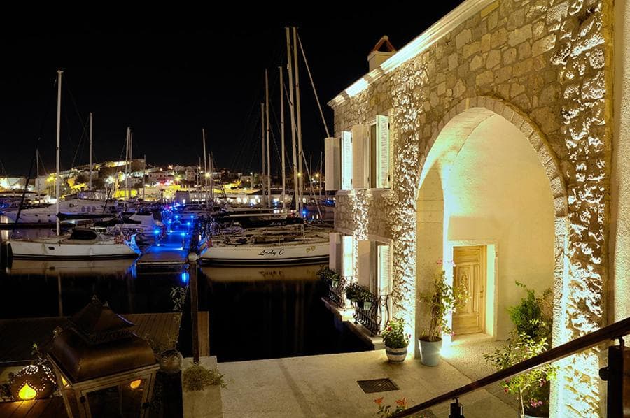 Cesme Marina Konukevi