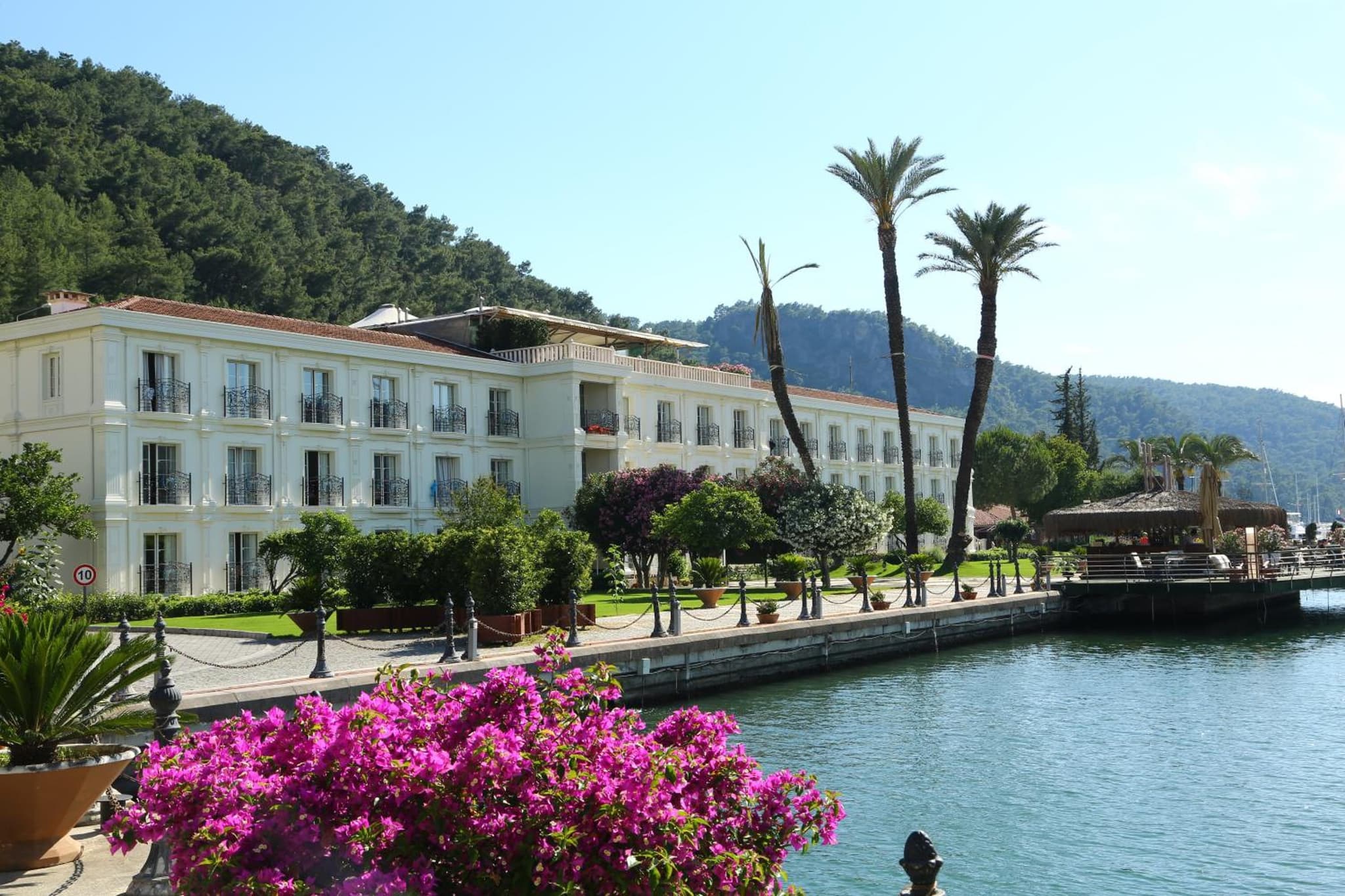 Ece Saray Marina Tatil Köyü - Image 1