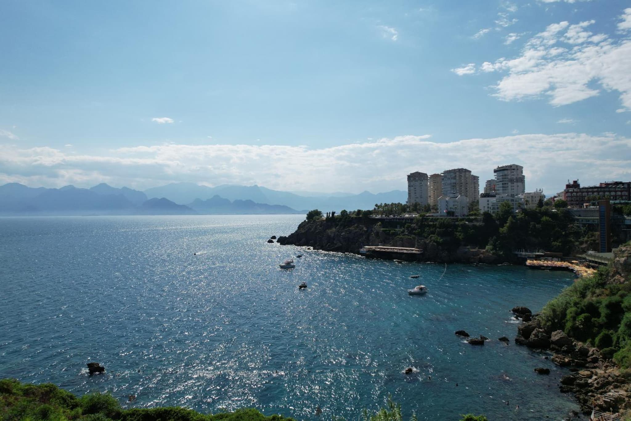 Qinn Otel - Image 1