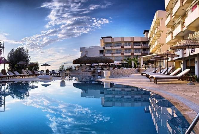 Hotel Carina-Entertainment Hotel - Image 3