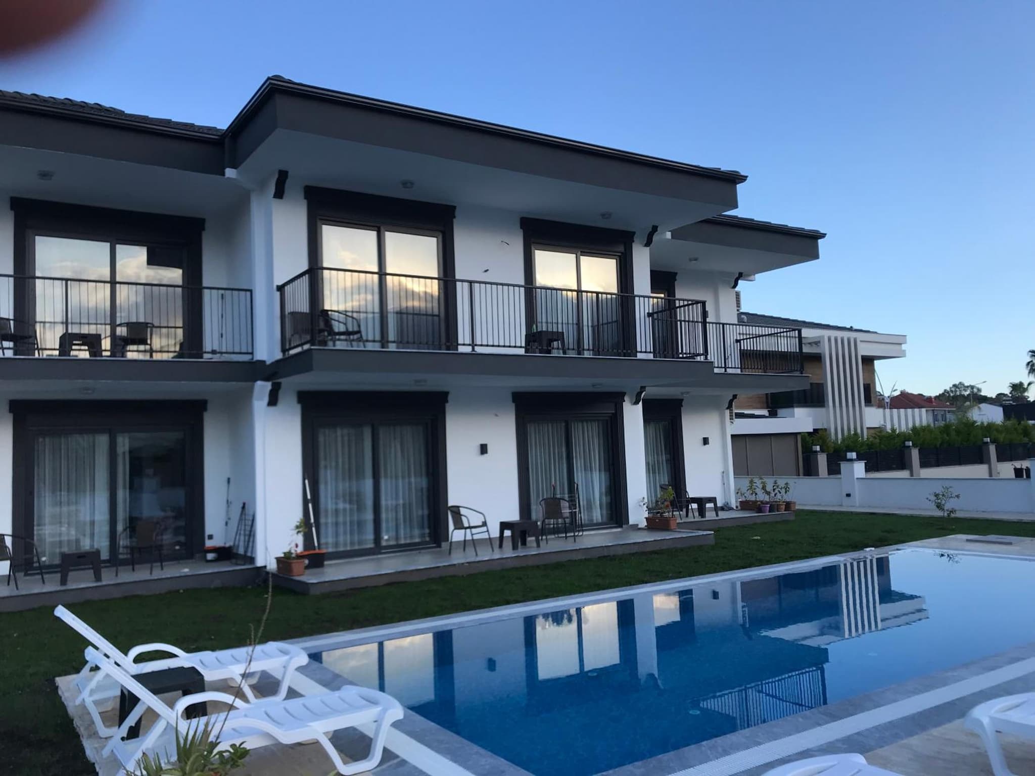 Tanem Suit - Image 1