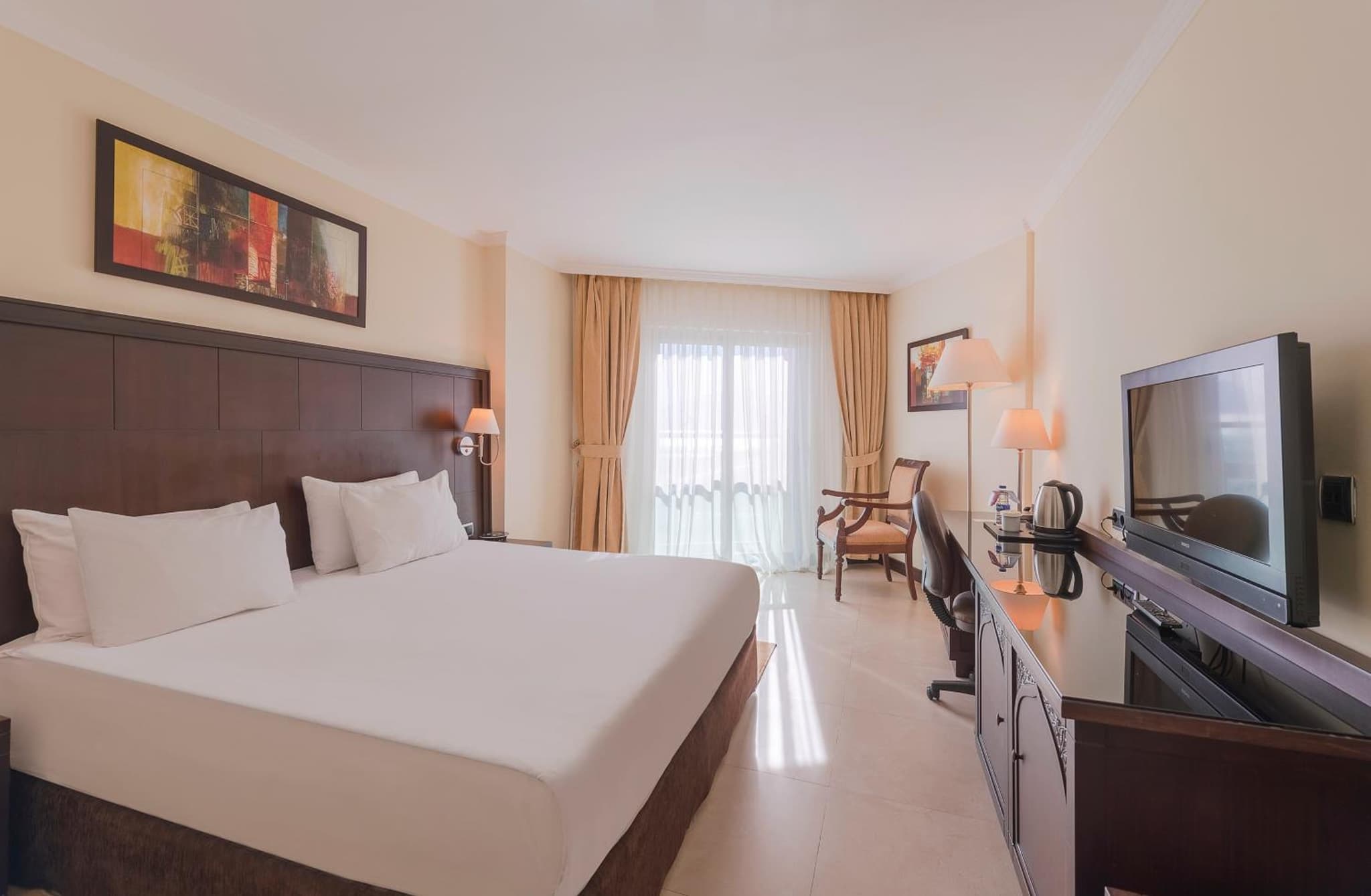 Crowne Plaza Antalya, an IHG Hotel - Image 2
