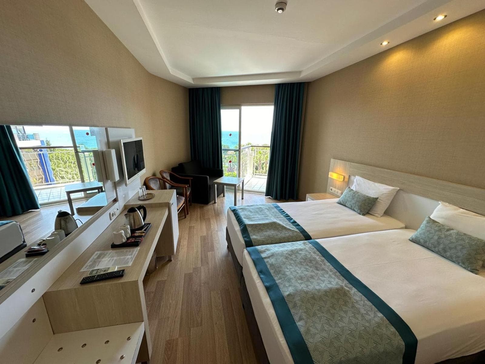 Riviera Hotel & Spa - Image 3