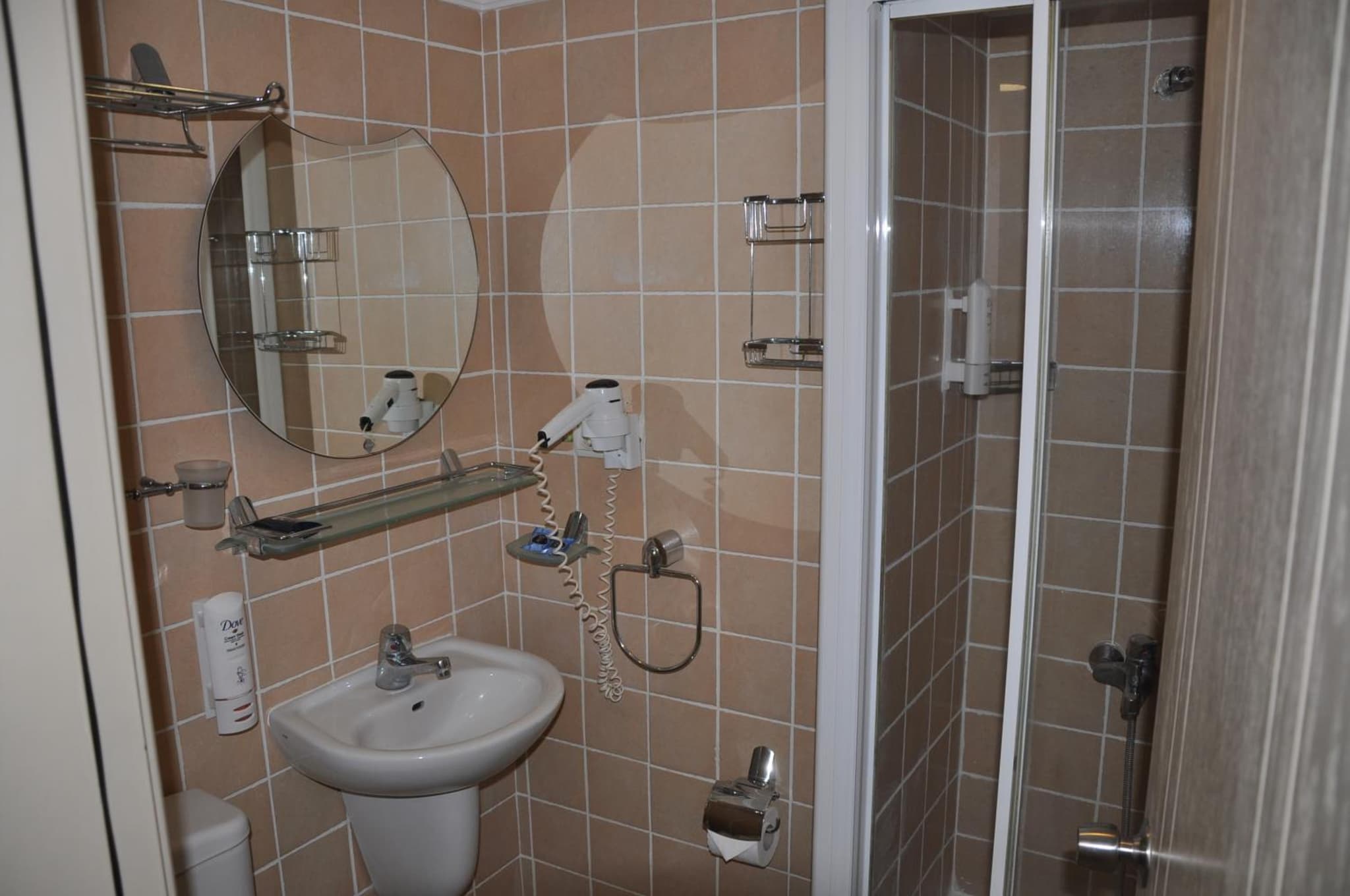 Almena Hotel - Image 4