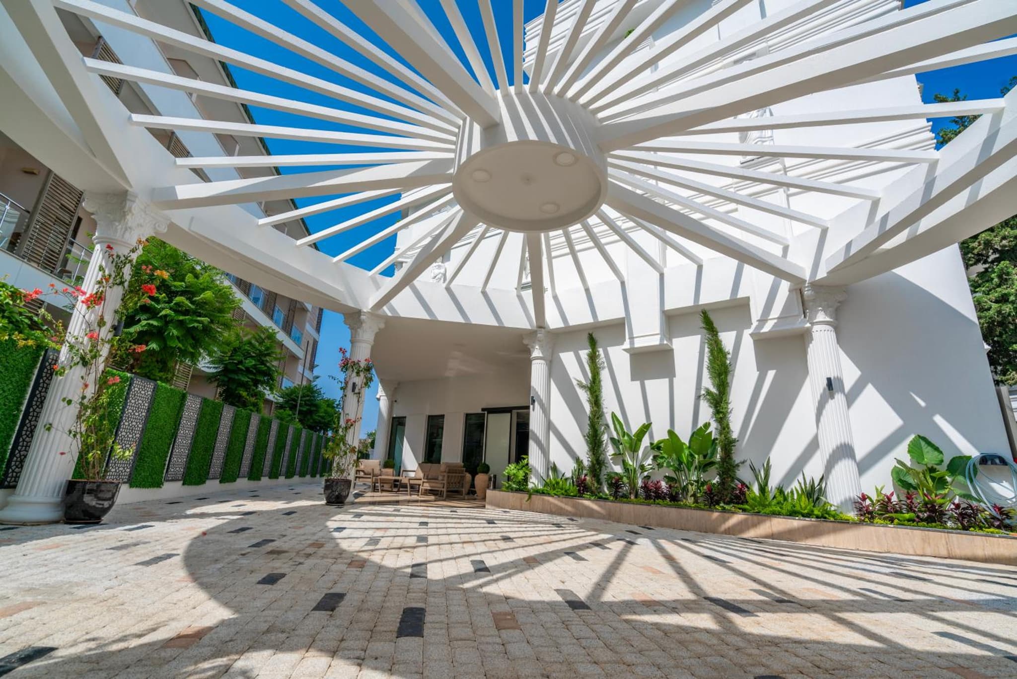 Simus Beach Hotel - Image 3