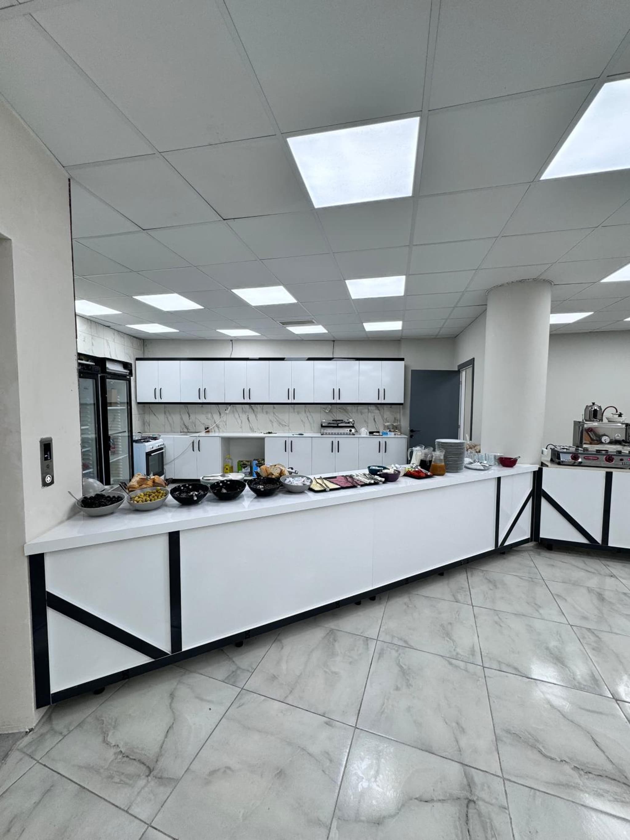 Blue Marina Hotel & Spa - Image 3