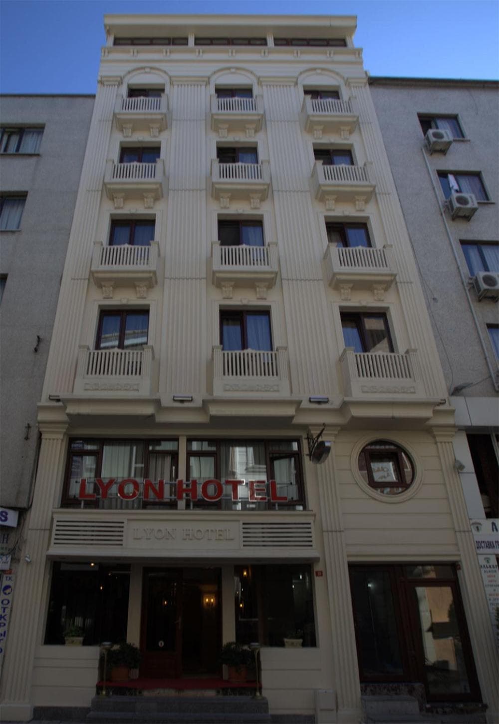 Lyon Hotel İstanbul - Image 2