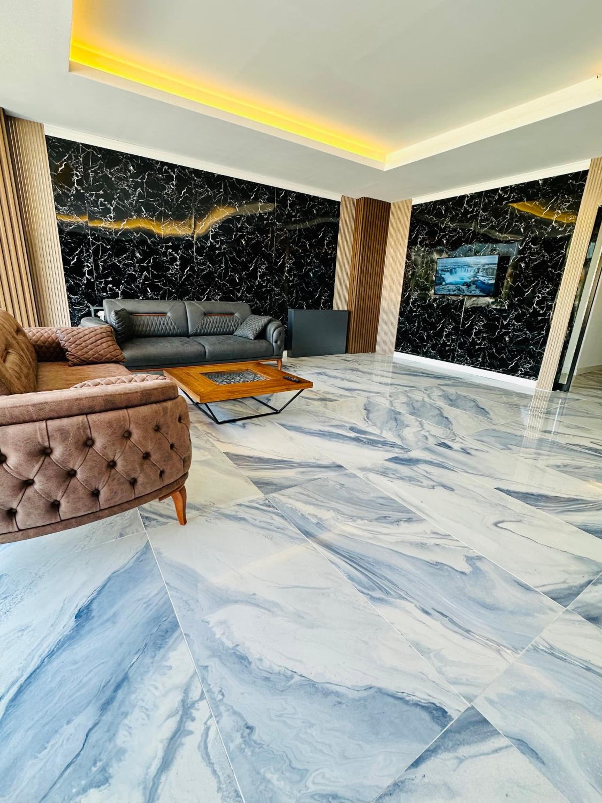 The Hera Gold Hotel - Image 2