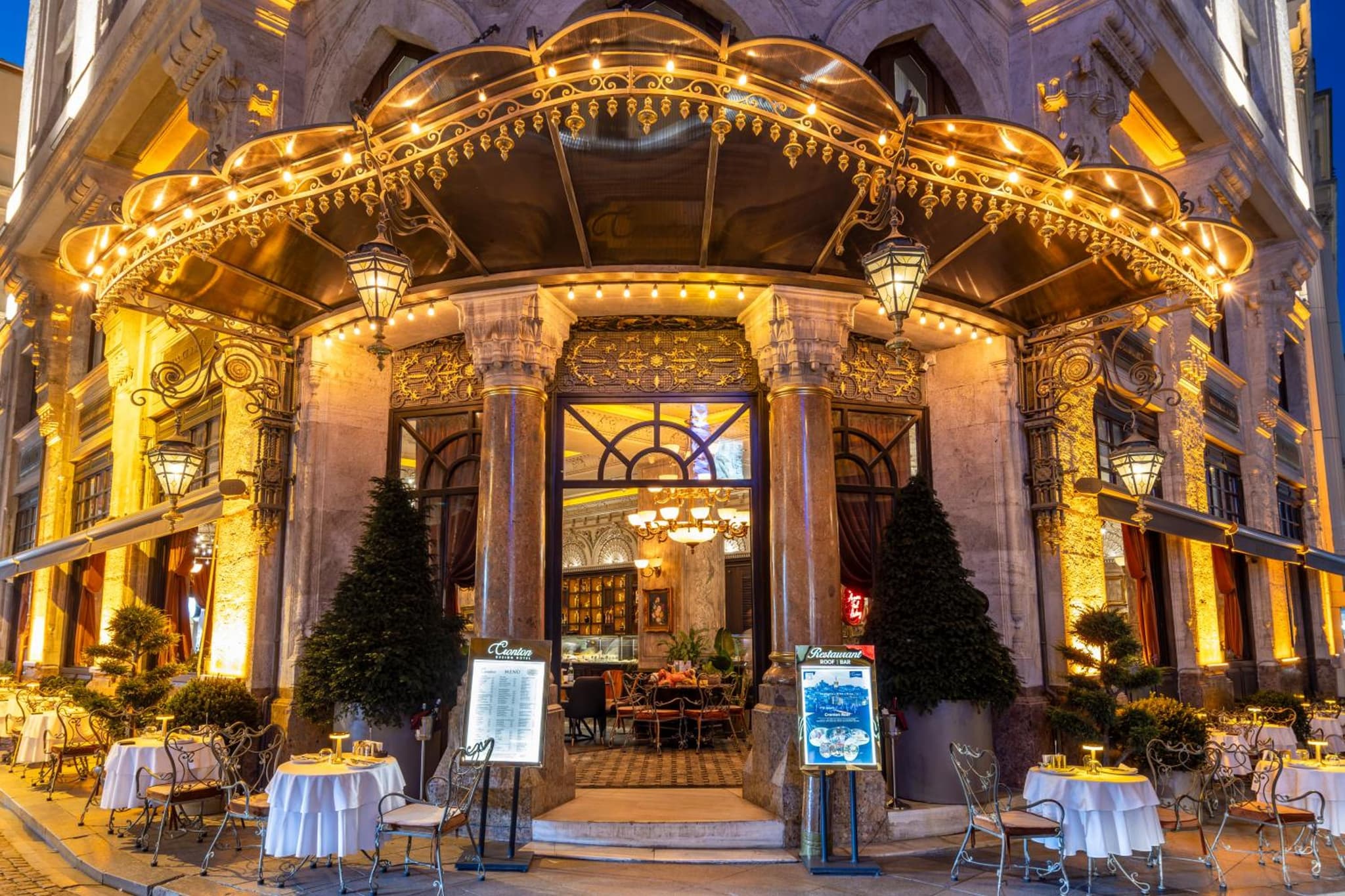 Cronton Design Hotel - Image 2