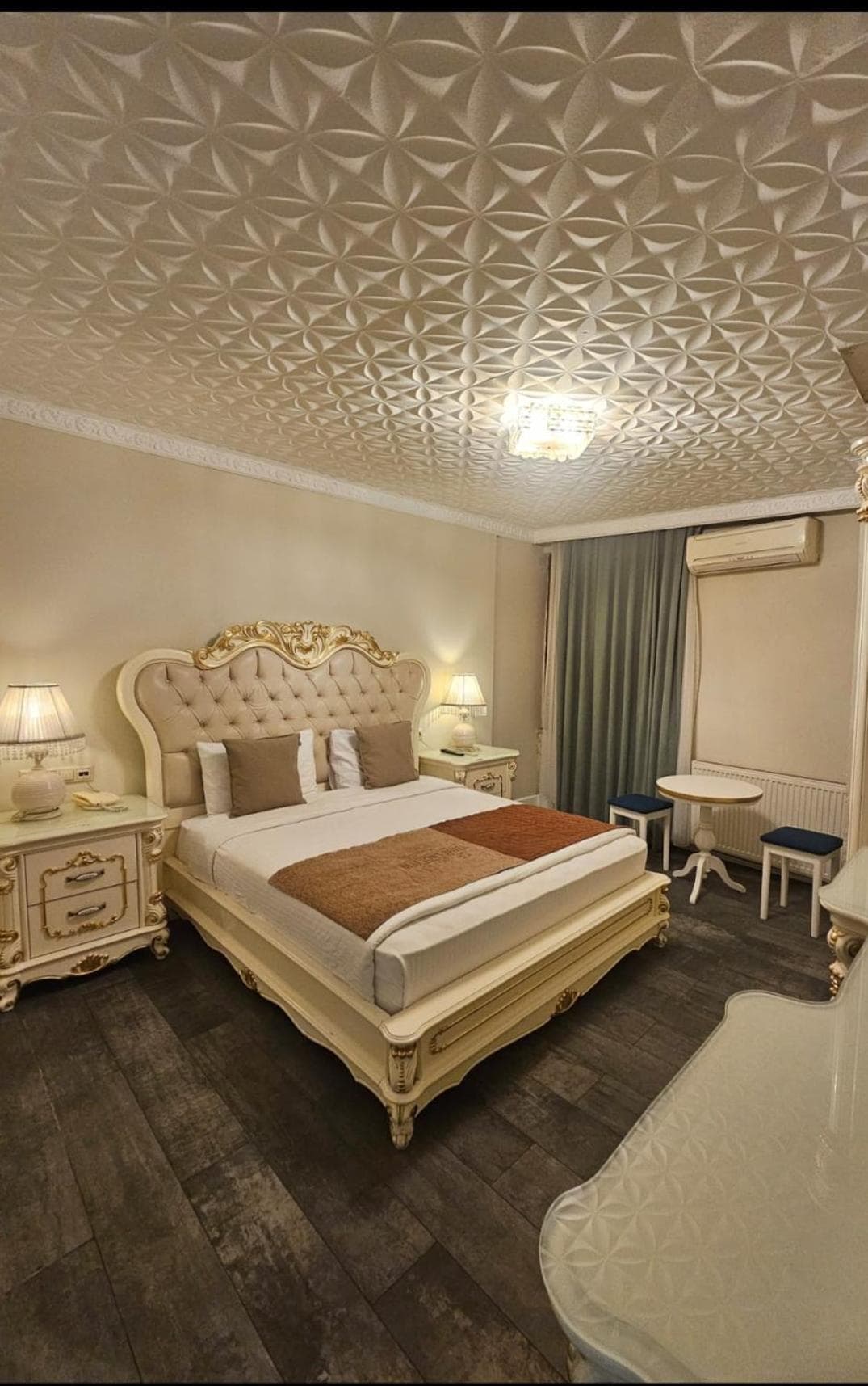 Best Town Hotel - Image 3