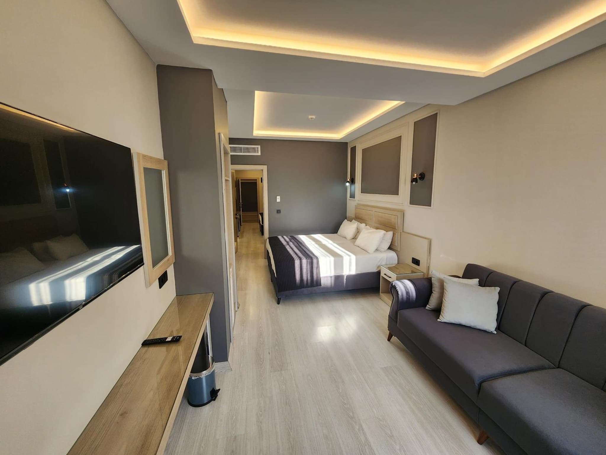 Nanda Hotel - Image 2