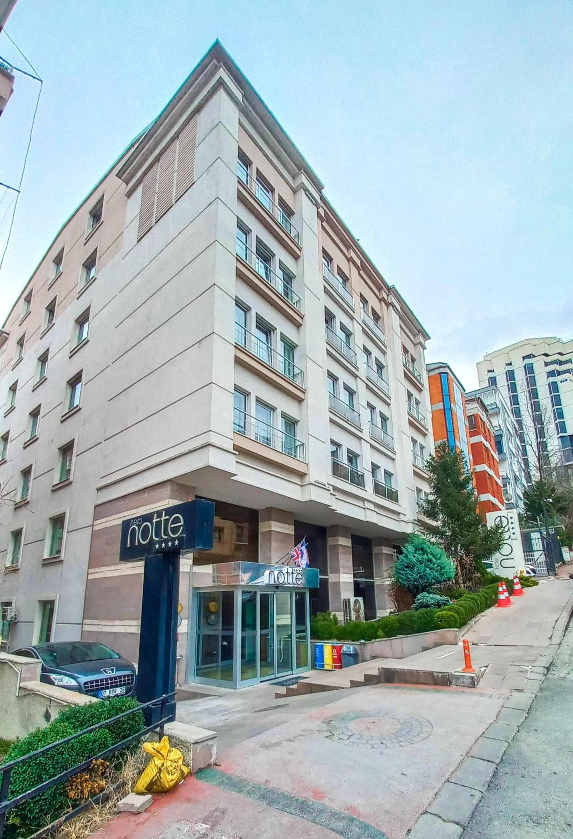 Notte Otel - Image 1