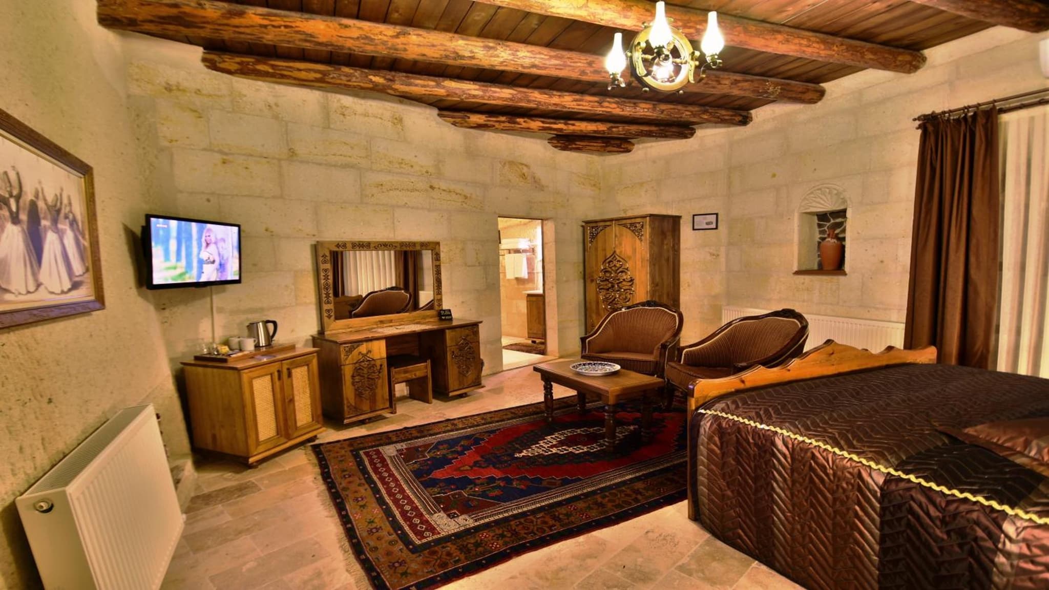 Harman Cave Hotel - Image 3