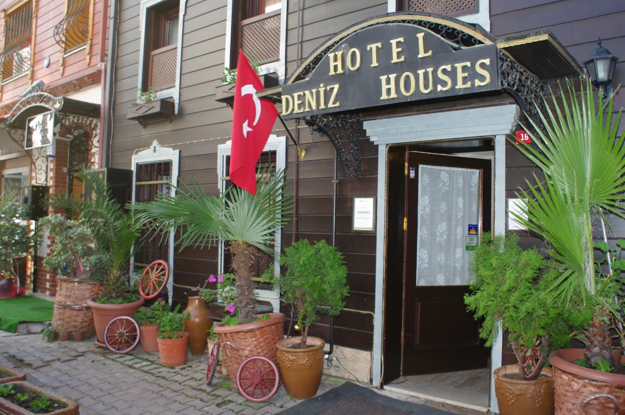 Deniz Houses - Image 1