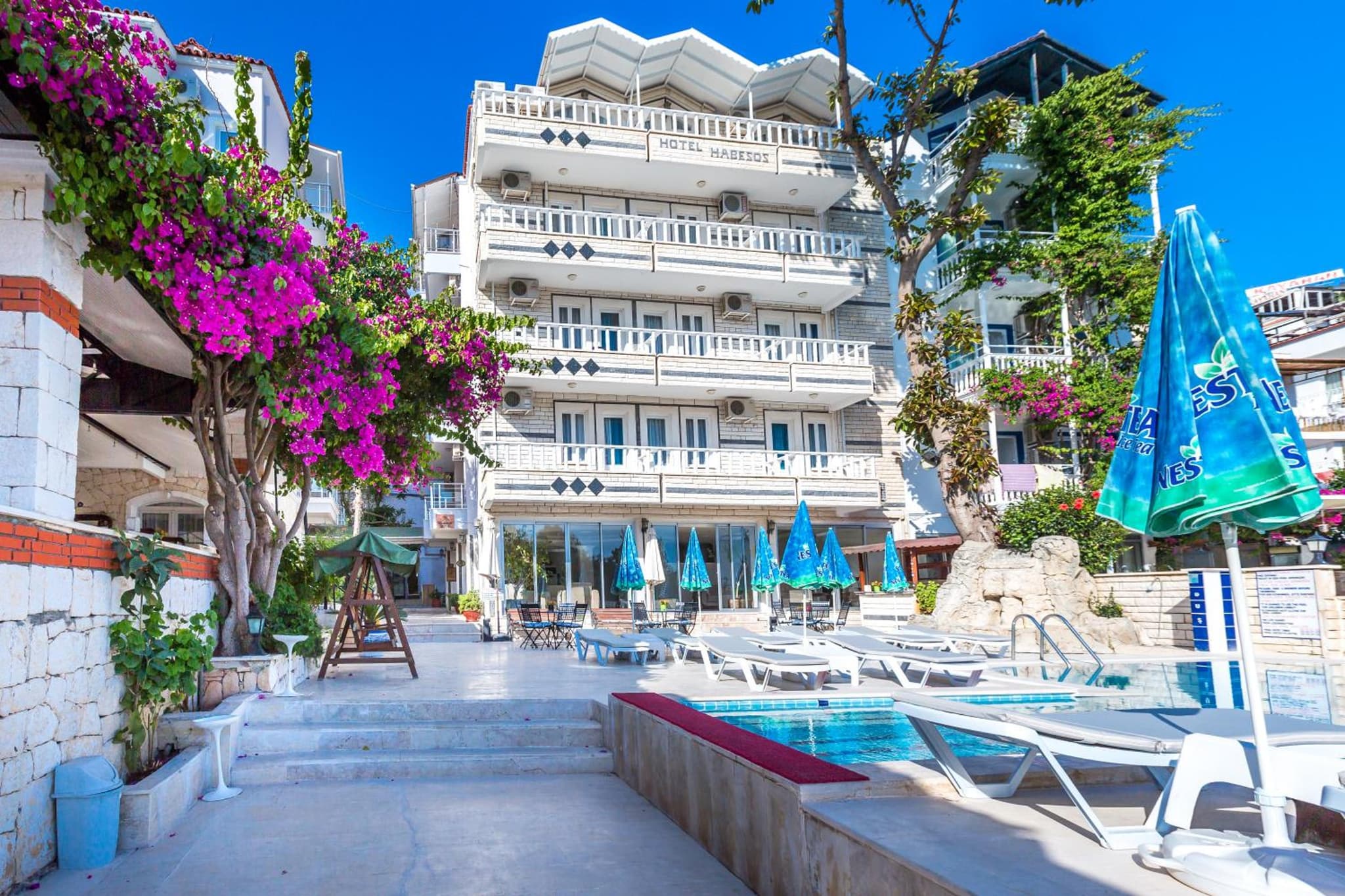 Habesos Hotel - Image 1