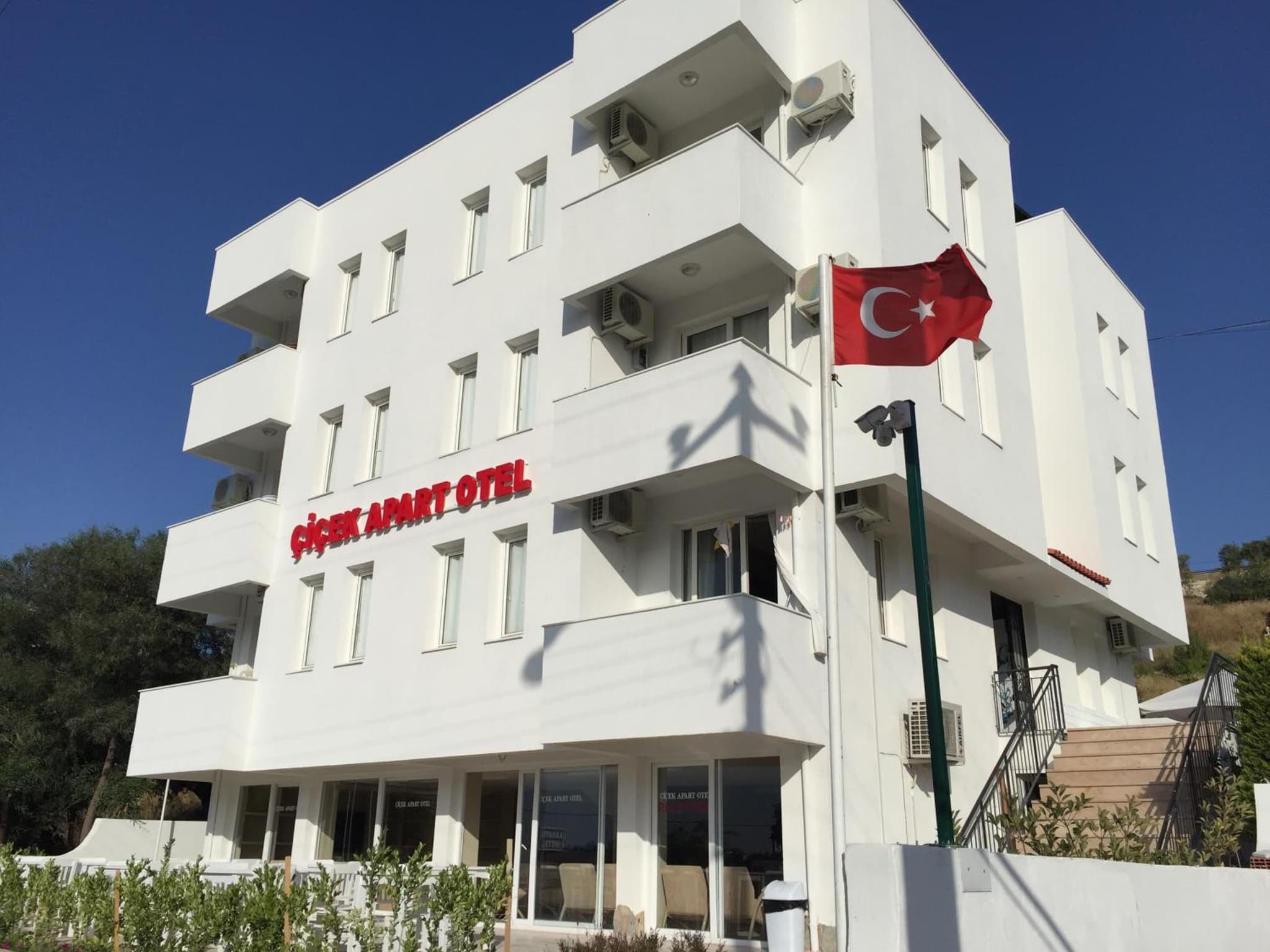 Cicek Apart Hotel - Image 1
