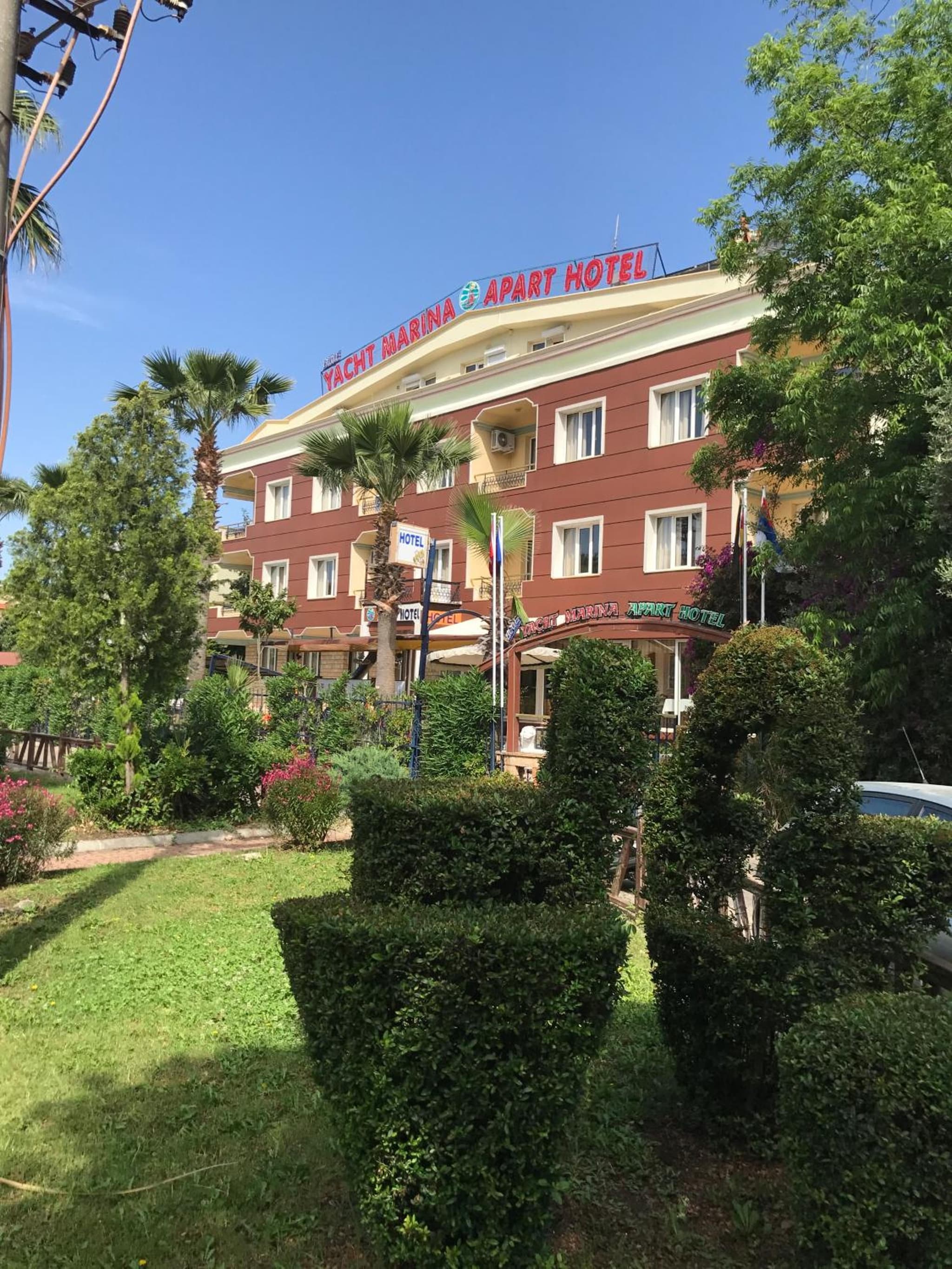 Blue Yacht Marina Apart Hotel - Image 4
