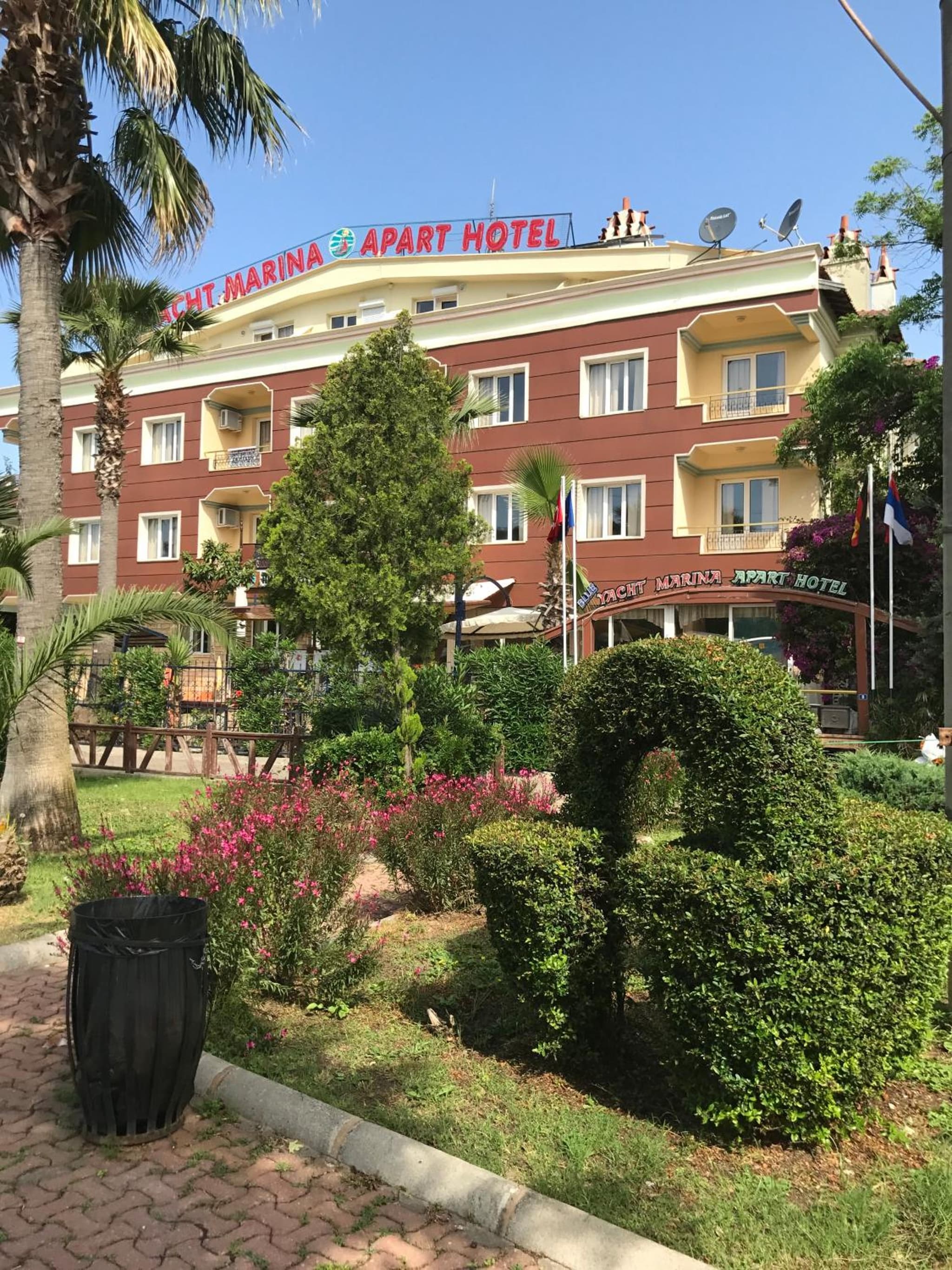 Blue Yacht Marina Apart Hotel - Image 3