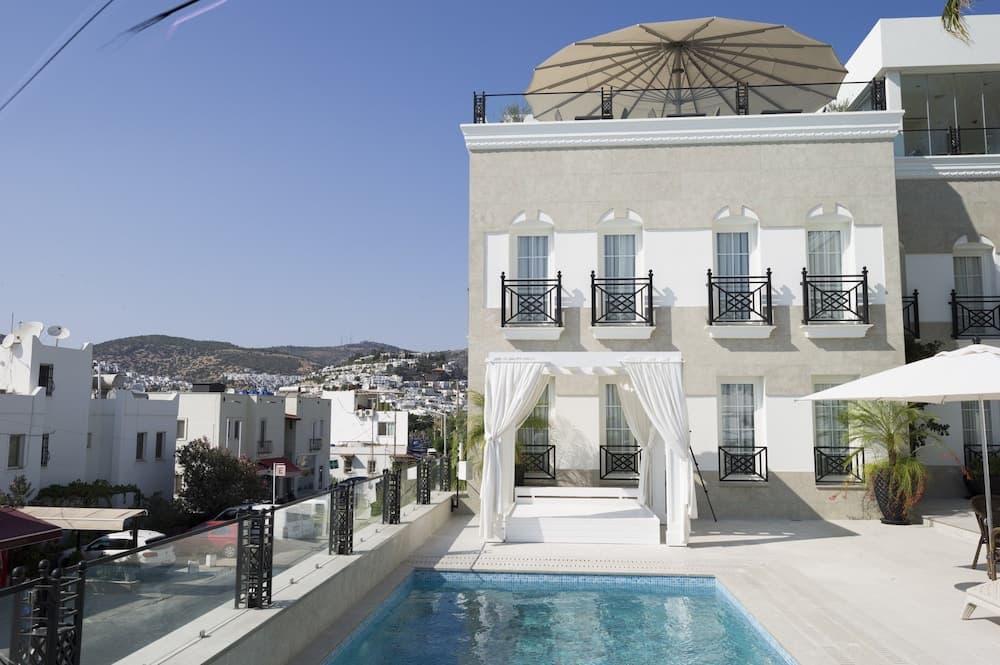 Ena Boutique Hotel & Residences