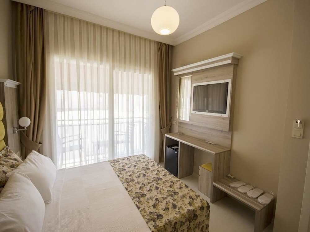 Akkan Beach Hotel - Image 3
