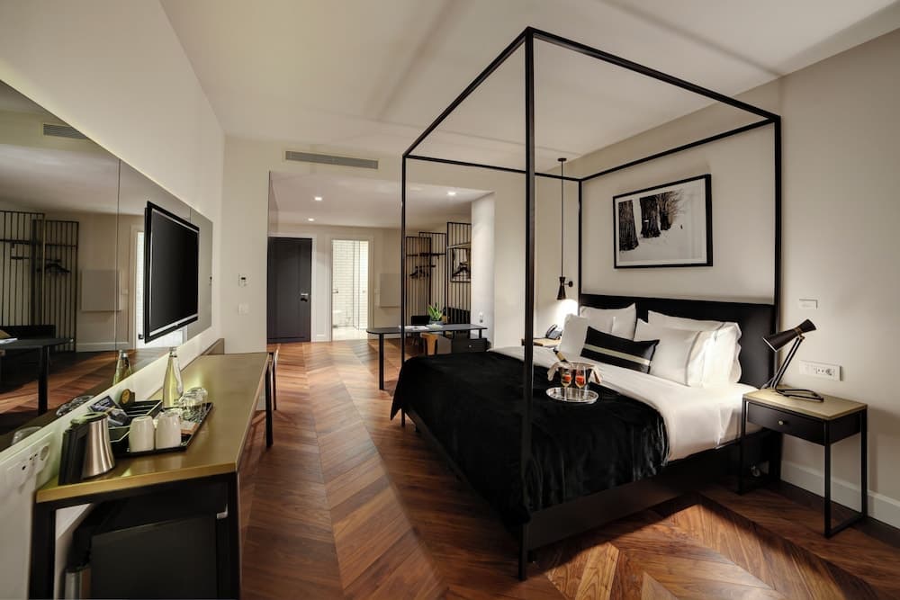 39 Kalamış Marina Oteli - Image 2