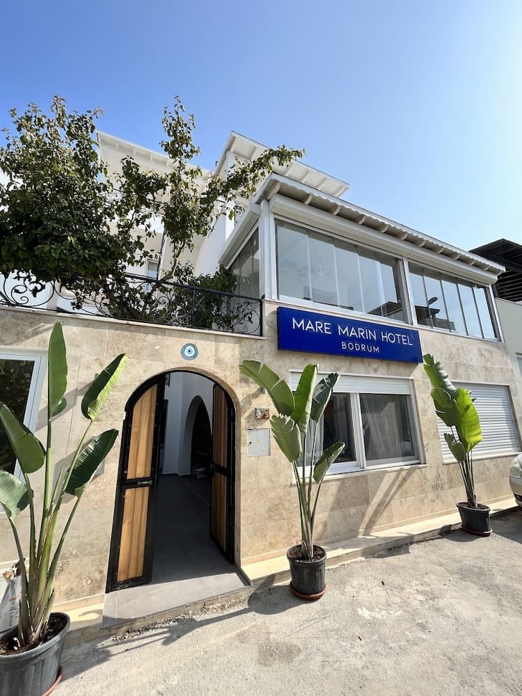 MARE MARIN BOUTIQUE HOTEL