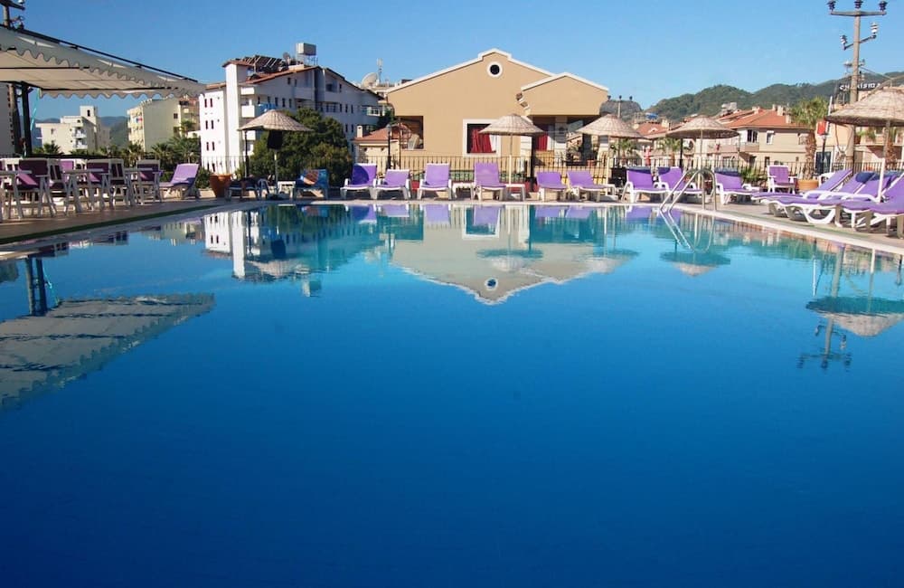 Reis Maris Hotel - Image 2