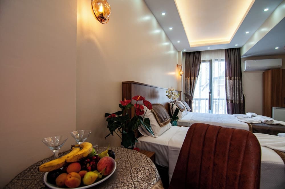 By Historial Hotel - Image 3