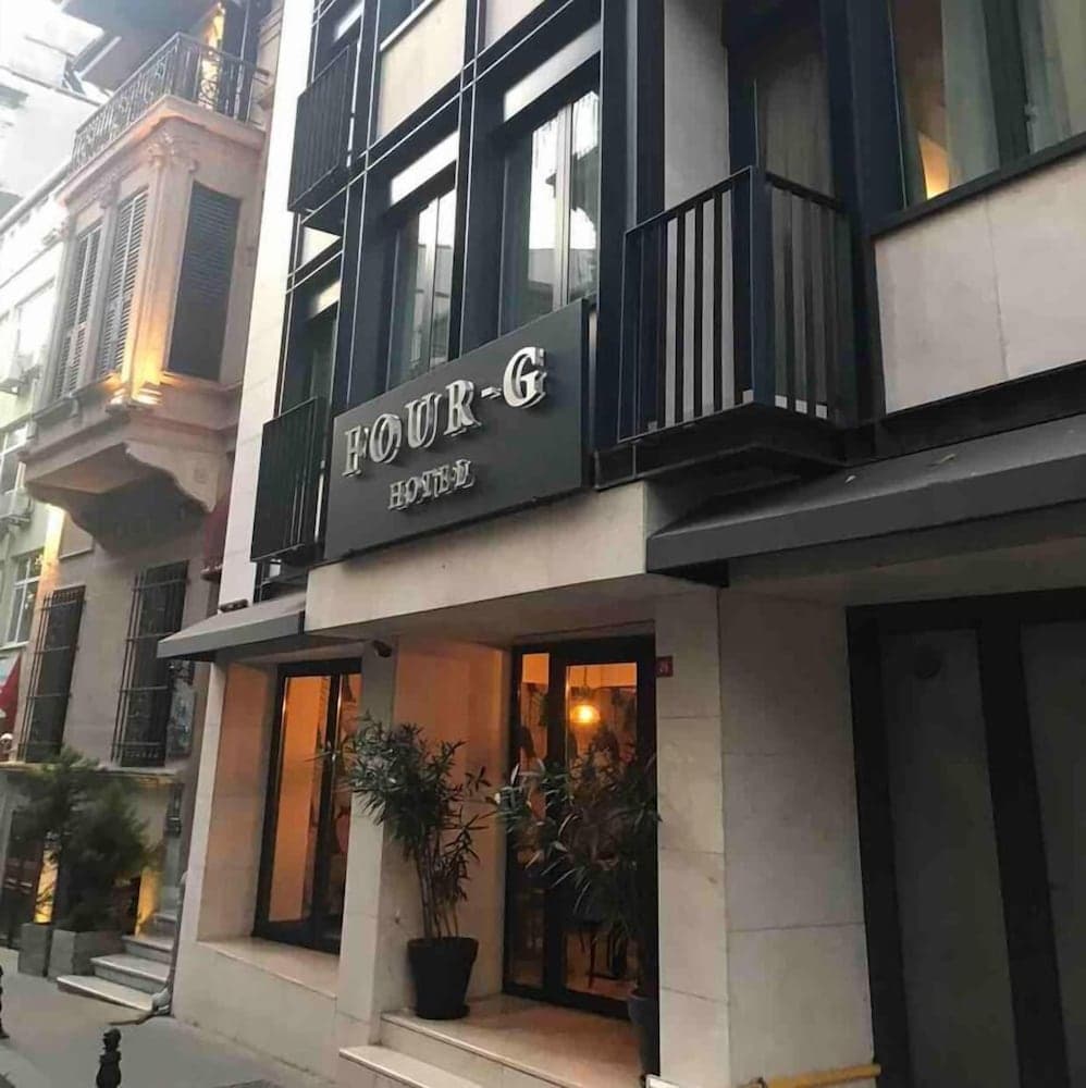 Four-G Hotel - Image 1