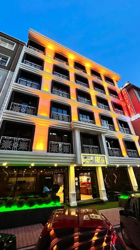 Grand Palace Otel - Image 1