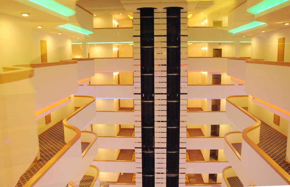 Azura Kompleksi - Image 1