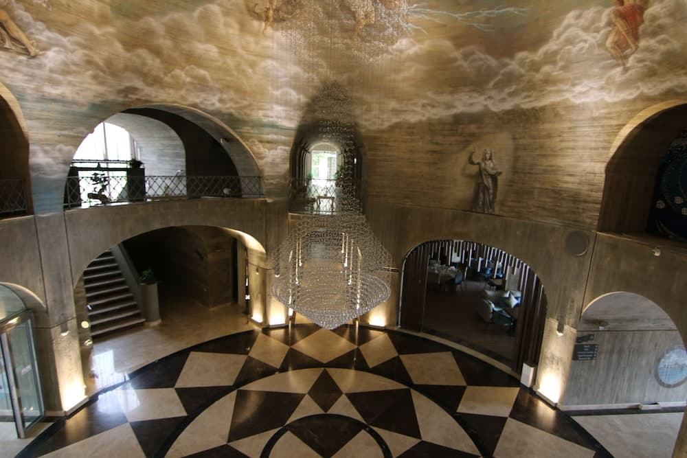 Ambrosia Oteli - Image 3