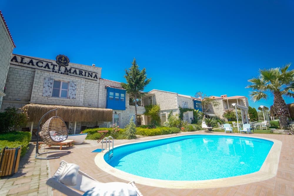 Alacati Marina Palace Otel - Image 2