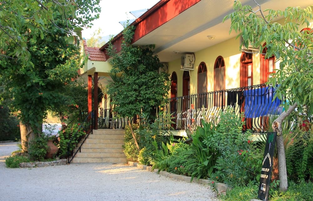 Yakamoz Otel - Image 2