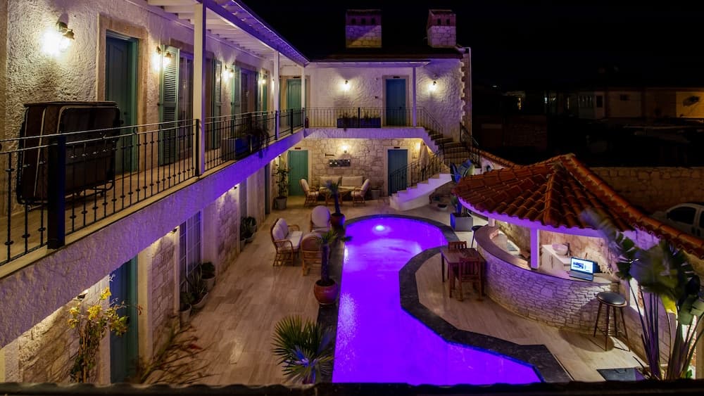 Avlu Alacati Butik Otel - Image 2