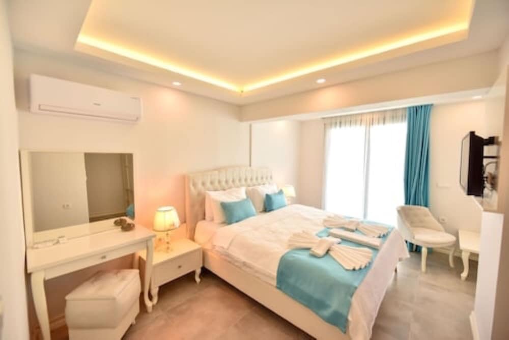 Monastery Suites Hotel - Image 4