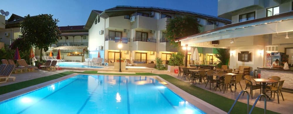 Ida Hotel - Image 3