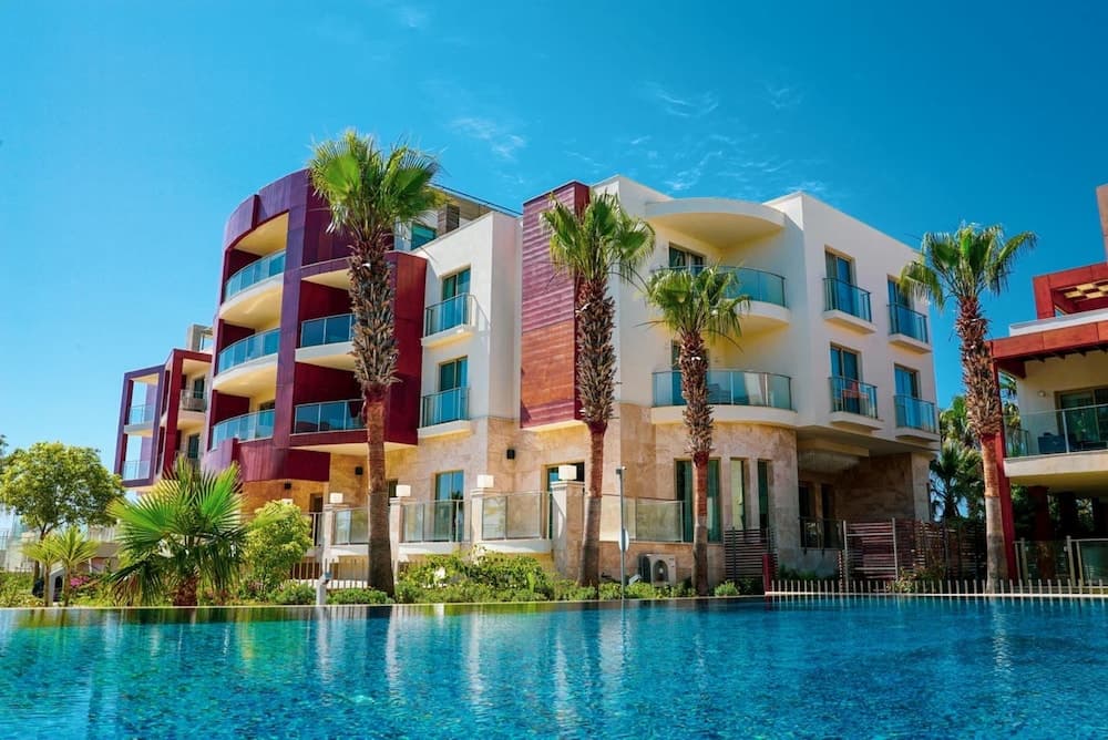 SUNDANCE SUITES HOTEL