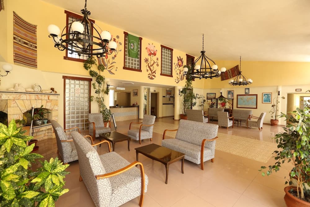 Mavruka Hotel - Image 2