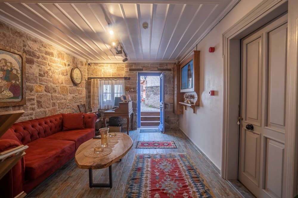 Cunda Alesta Otel - Image 2