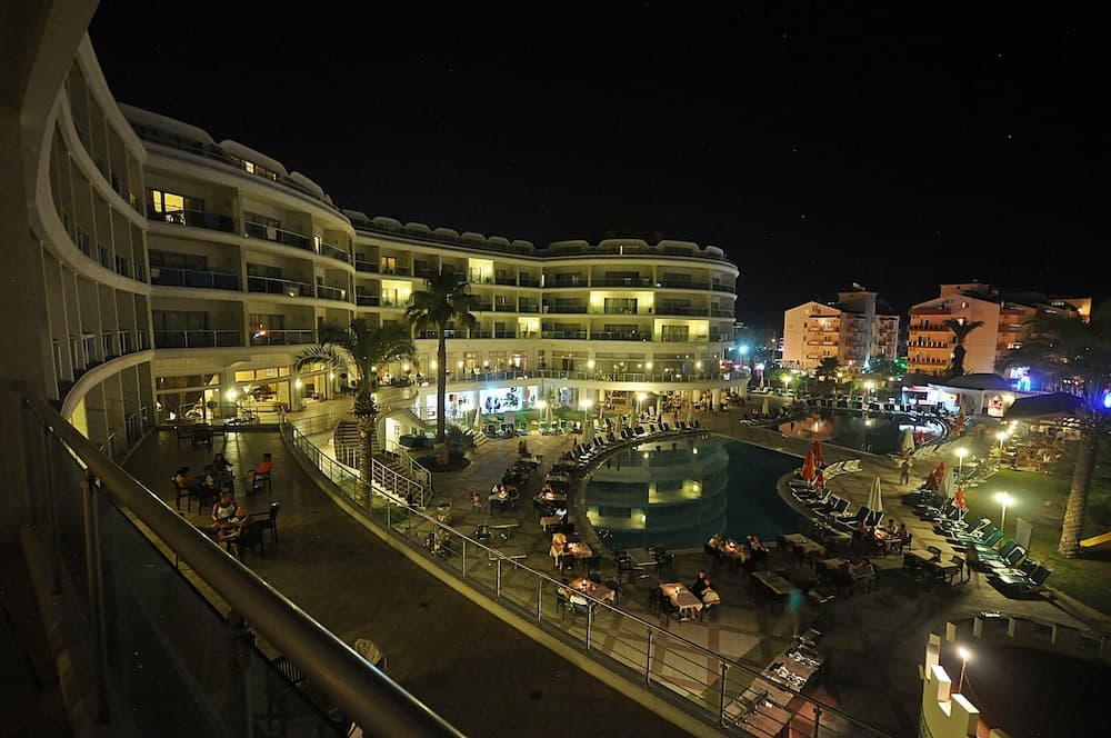 Pineta Park Deluxe Otel - Hepsi Dahil - Image 1